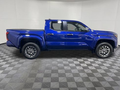 Used 2024 Toyota Tacoma Limited w/ Limited Package (LT) AWD/4WD image 8