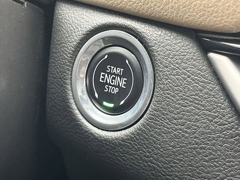 Certified 2024 Cadillac XT4 Premium Luxury image 9