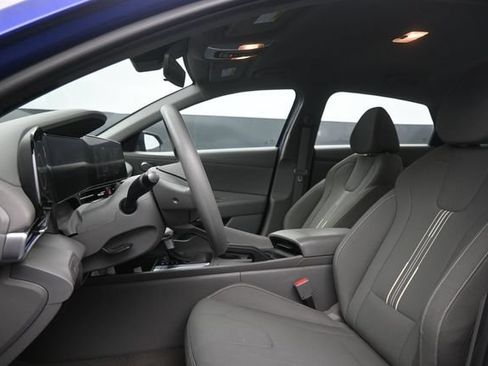 Used 2024 Hyundai Elantra SEL FWD image 10