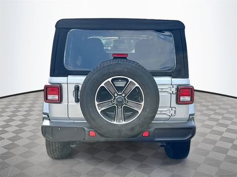 Used 2023 Jeep Wrangler Sahara image 7