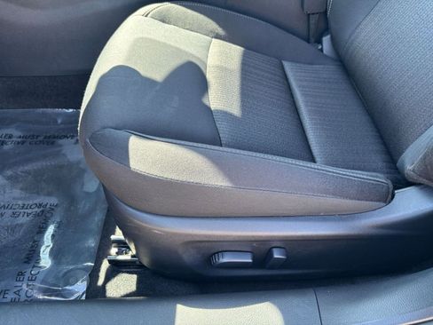 Used 2025 Nissan Altima 2.5 SV FWD image 22