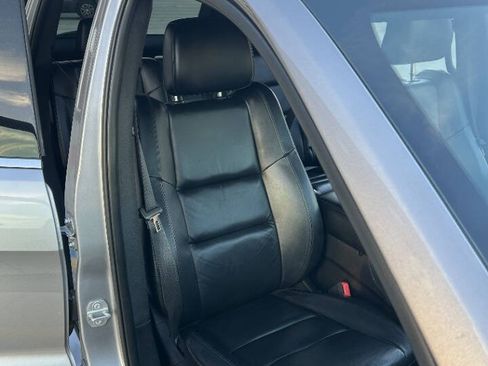 Used 2019 Jeep Grand Cherokee Limited image 32