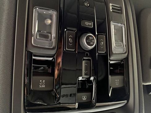 New 2026 Chevrolet Suburban High Country AWD/4WD image 29