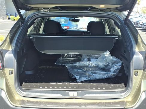 Used 2025 Subaru Outback Premium w/ Popular Package #1A image 14