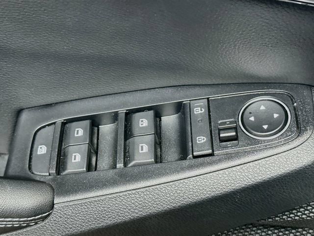 Used 2025 Kia Seltos S AWD/4WD image 18
