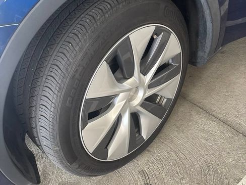 Used 2023 Tesla Model Y Long Range AWD/4WD image 3