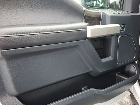 Certified 2022 Ford F250 Lariat w/ Lariat Value Package image 12