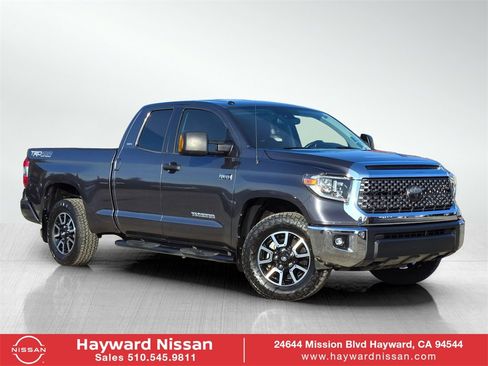 Used 2018 Toyota Tundra SR5 image 1