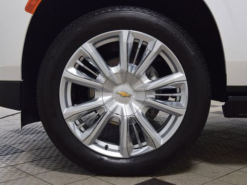 Used 2024 Chevrolet Suburban High Country image 27