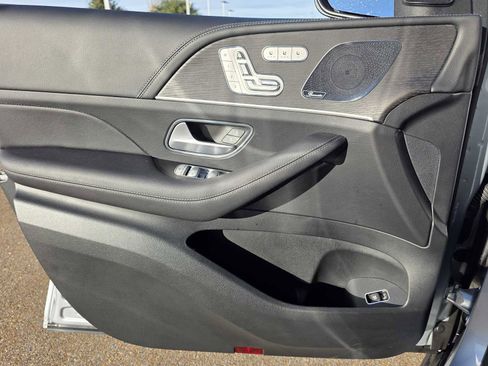 Certified 2025 Mercedes-Benz GLS 450 4MATIC image 19