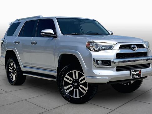 Used 2017 Toyota 4Runner Limited AWD/4WD image 3
