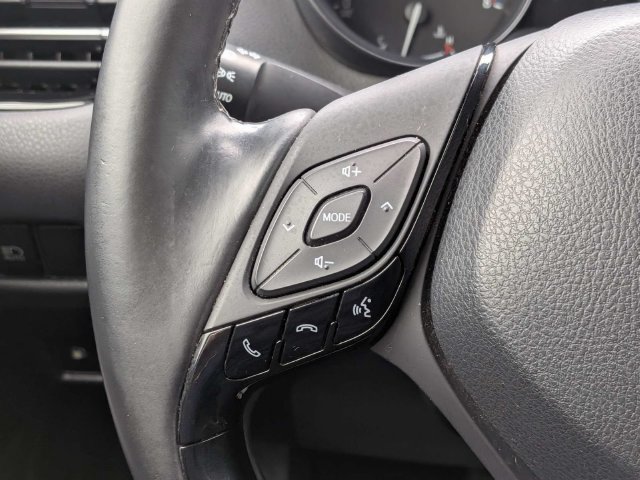 Used 2018 Toyota C-HR XLE FWD image 23