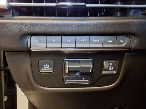 Certified 2025 Cadillac Escalade Sport Platinum AWD/4WD image 12