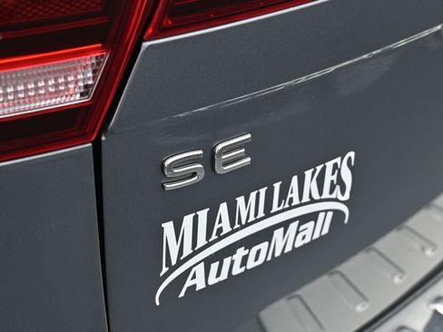 Used 2022 Volkswagen Tiguan SE R-Line image 38