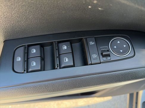 Used 2024 Kia Soul LX w/ Option Group 015 FWD image 19