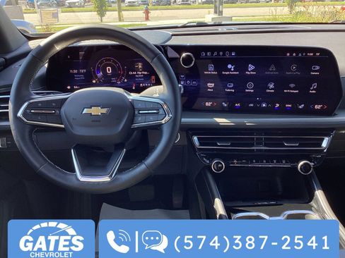Used 2025 Chevrolet Traverse LT image 22