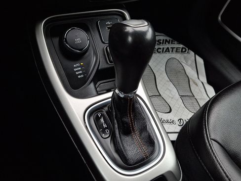 Used 2019 Jeep Compass Latitude image 14