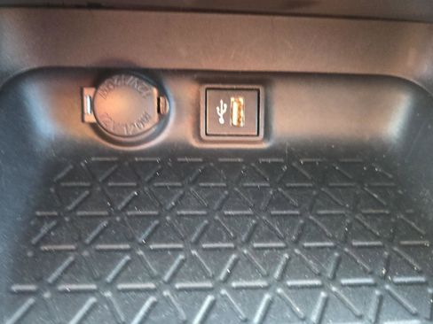 Used 2024 Toyota RAV4 XLE image 21