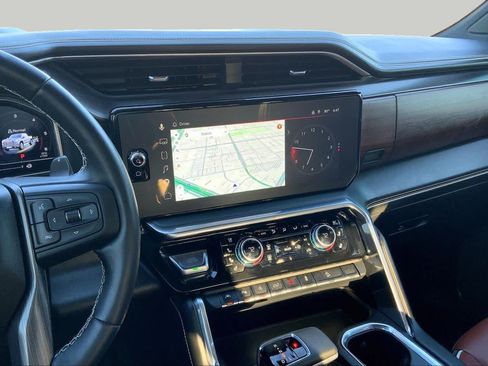 Used 2025 GMC Sierra 1500 Denali Ultimate AWD/4WD image 7