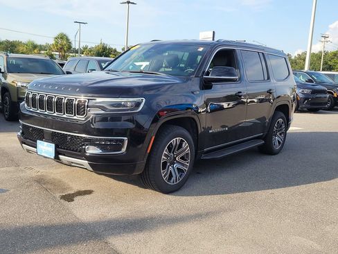 Used 2024 Jeep Wagoneer Series II AWD/4WD image 2