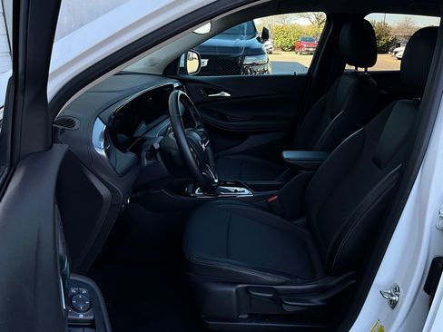 Used 2025 Buick Encore GX Preferred image 10