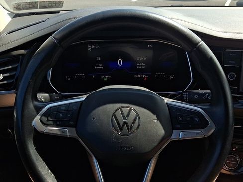 Used 2024 Volkswagen Jetta SE FWD image 19