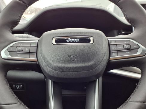 Used 2026 Jeep Compass Limited image 12