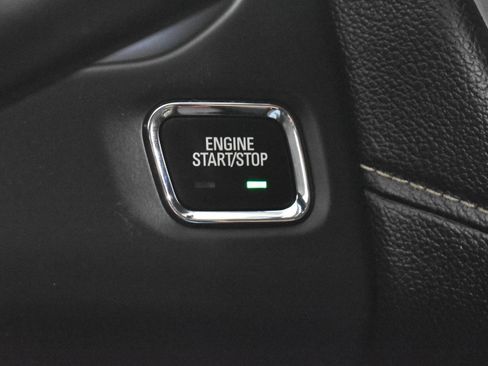 Used 2022 GMC Acadia SLE w/ Driver Convenience Package image 14