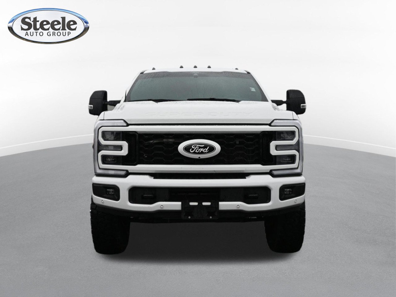 Used 2025 Ford F350 Platinum w/ FX4 Off-Road Package AWD/4WD image 2