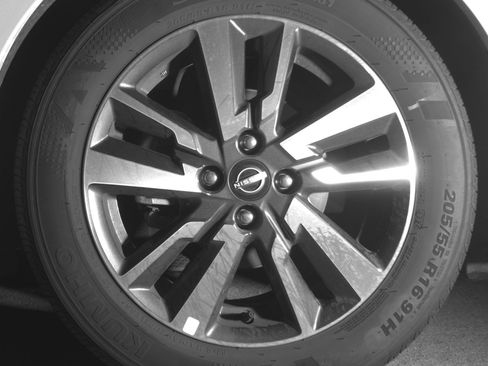 Used 2025 Nissan Versa SV image 12