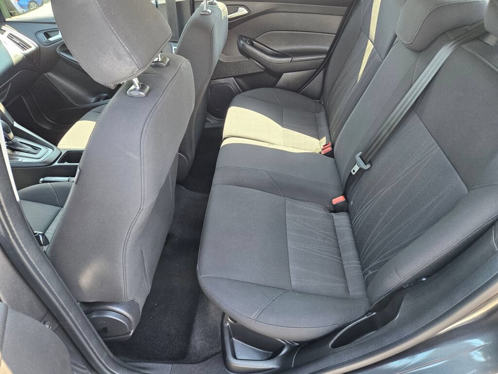 Used 2017 Ford Focus SE FWD image 12