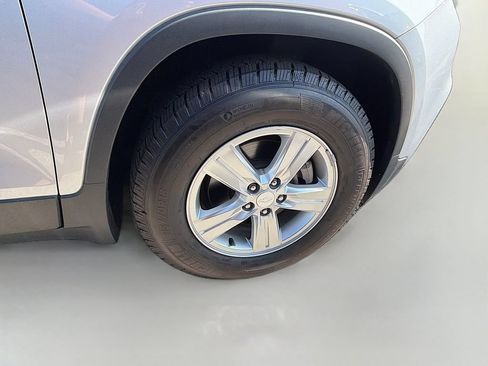 Used 2019 Chevrolet Trax LT w/ Driver Confidence Package FWD image 9