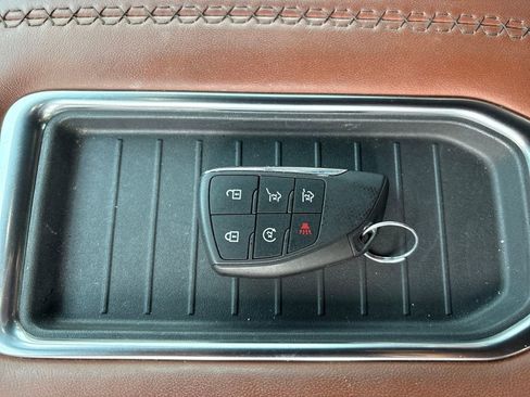 Used 2023 GMC Yukon Denali Ultimate image 33