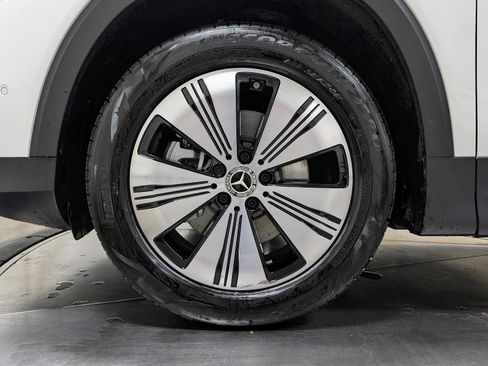 Used 2023 Mercedes-Benz EQB 300 4MATIC w/ Exclusive Package image 12