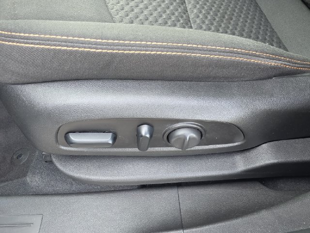 Certified 2021 GMC Terrain SLE w/ Driver Convenience Package FWD image 16