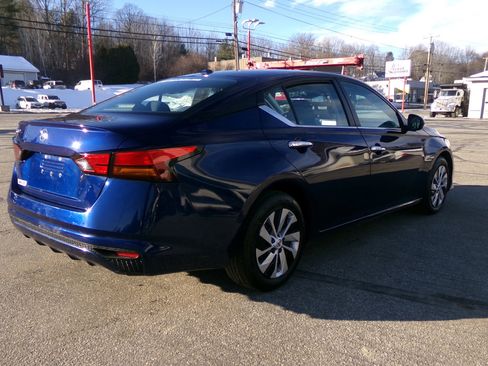 Used 2020 Nissan Altima 2.5 S image 2
