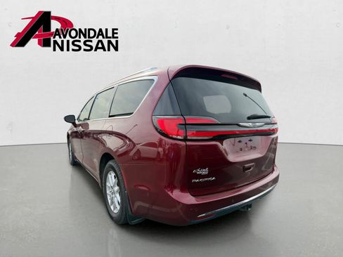 Used 2021 Chrysler Pacifica Touring-L w/ Premium & Safety Sphere Group FWD image 3