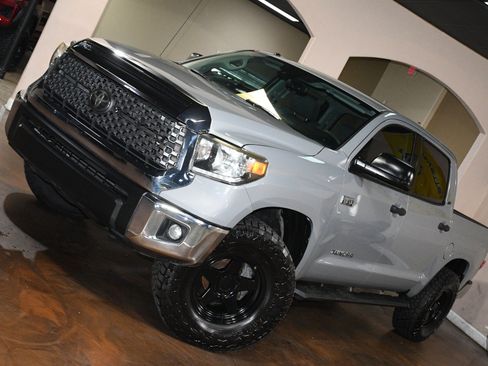 Used 2019 Toyota Tundra SR5 w/ SR5 Upgrade Package AWD/4WD image 78