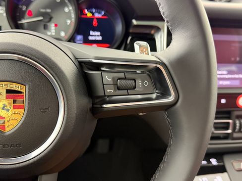 Certified 2026 Porsche Macan AWD/4WD image 23