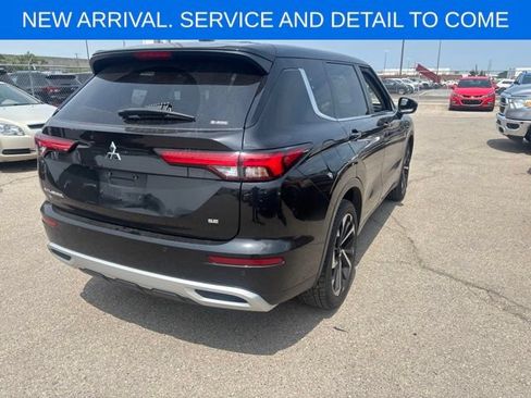 Used 2024 Mitsubishi Outlander SE Black Edition AWD/4WD image 10