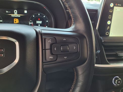 Used 2022 GMC Yukon AT4 w/ Technology Package AWD/4WD image 30