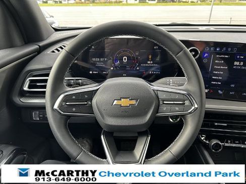 New 2026 Chevrolet Traverse LT image 9