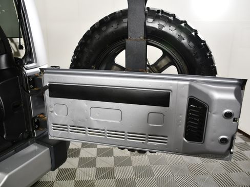 Used 2013 Jeep Wrangler Unlimited Sahara w/ Connectivity Group AWD/4WD image 47