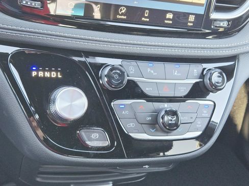 New 2026 Chrysler Pacifica Select w/ S Appearance Package FWD image 29