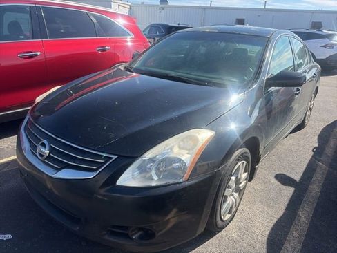 Used 2010 Nissan Altima 2.5 S image 1