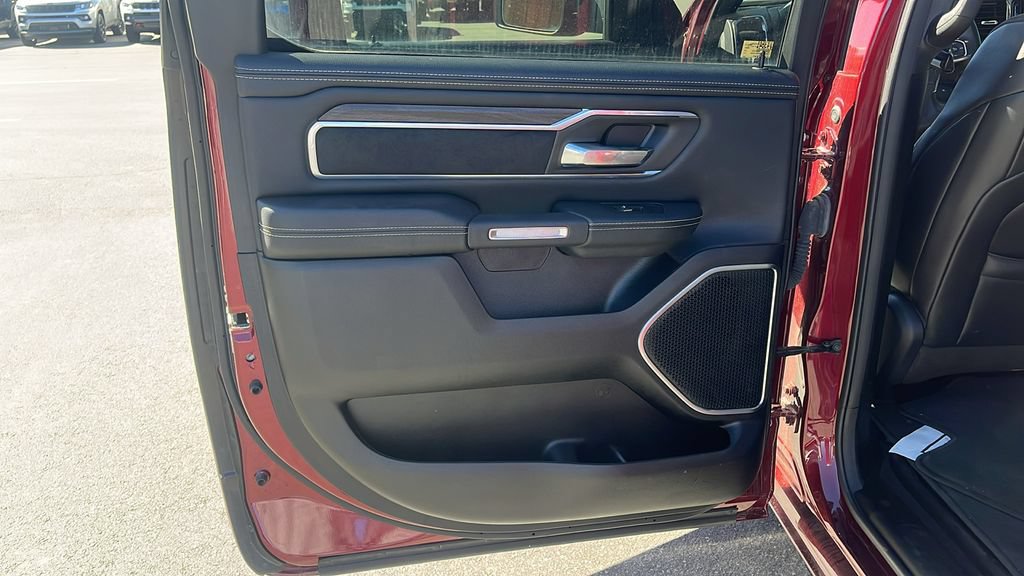 Used 2025 RAM 1500 Laramie AWD/4WD image 20