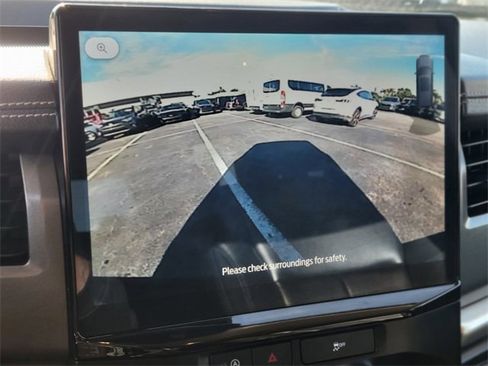 Used 2024 Ford Expedition XLT image 27