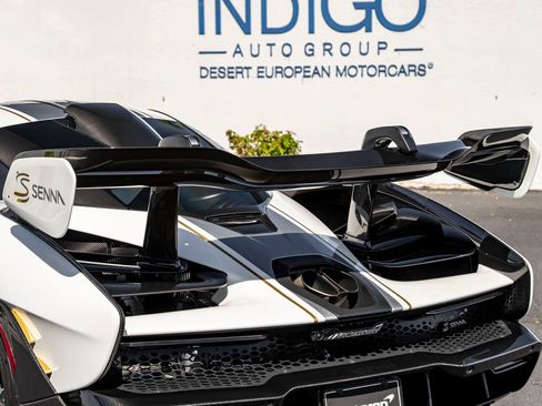 Used 2019 McLaren Senna RWD image 17