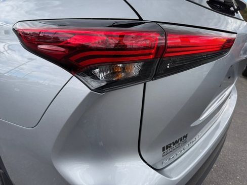 Used 2023 Toyota Highlander Limited AWD/4WD image 35