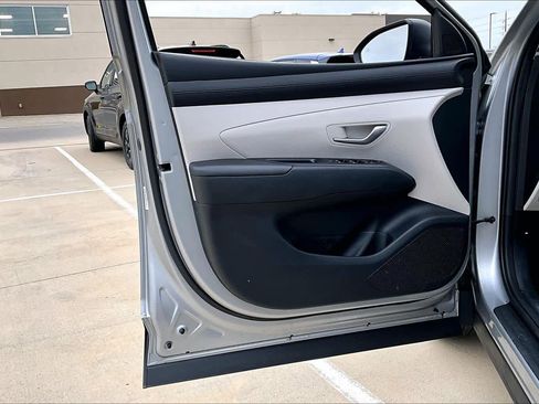 Certified 2025 Hyundai Tucson SE image 20